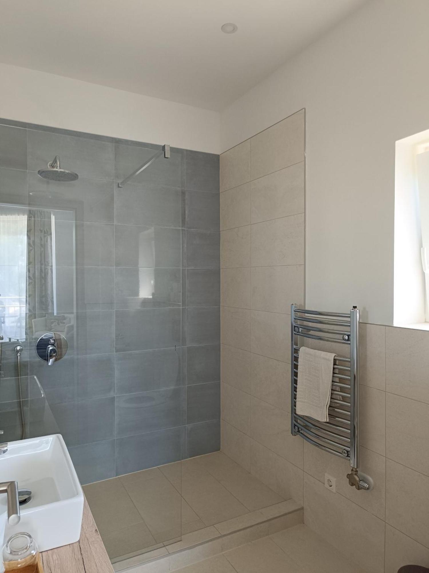 Ujhely Apartmanhaz Siófok Exteriér fotografie