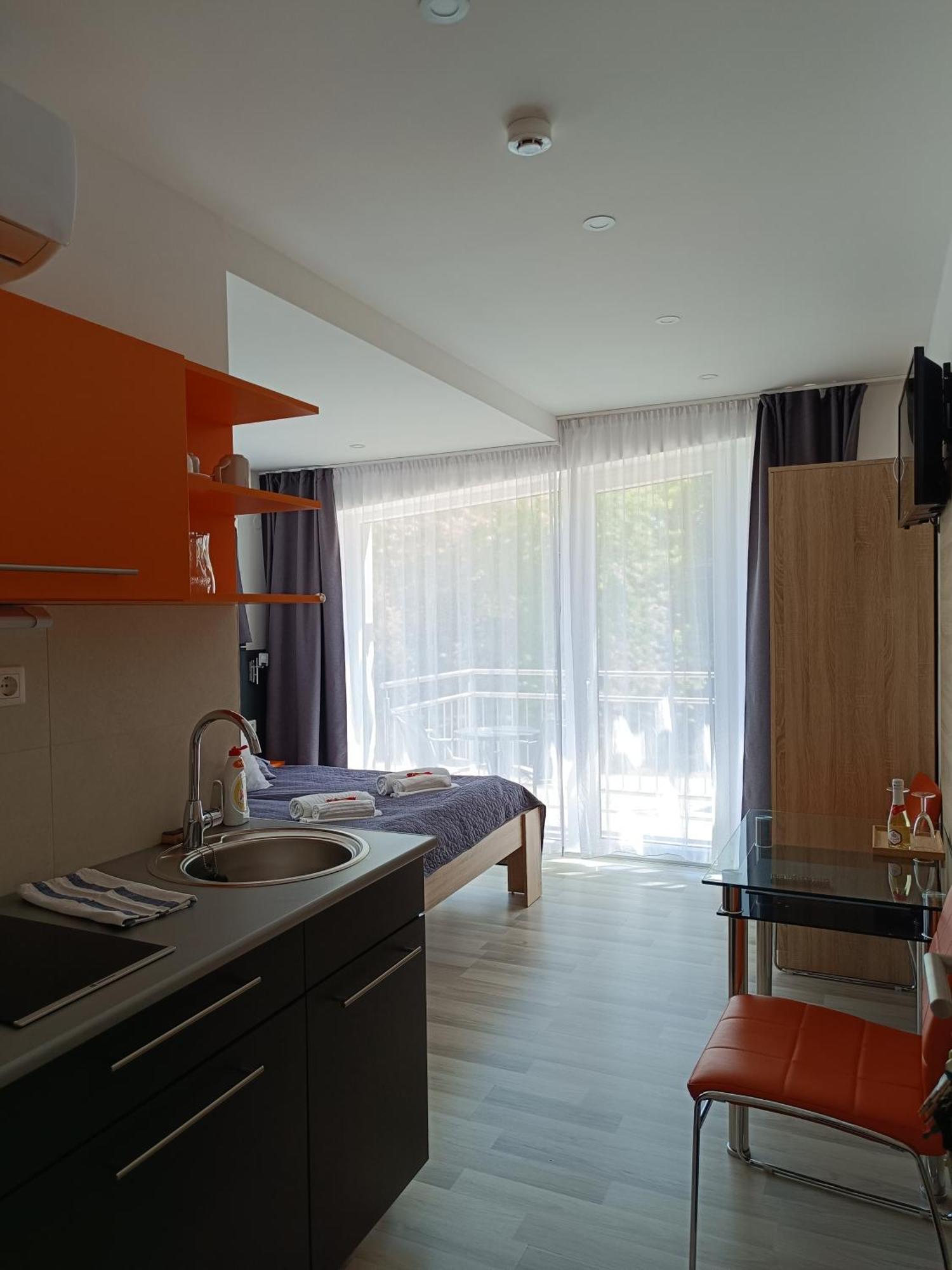 Ujhely Apartmanhaz Siófok Exteriér fotografie