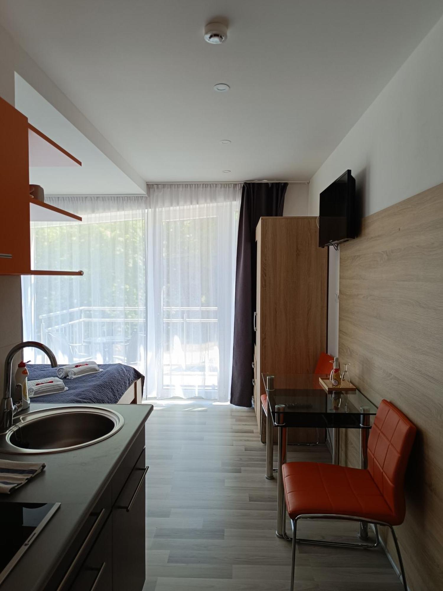 Ujhely Apartmanhaz Siófok Exteriér fotografie