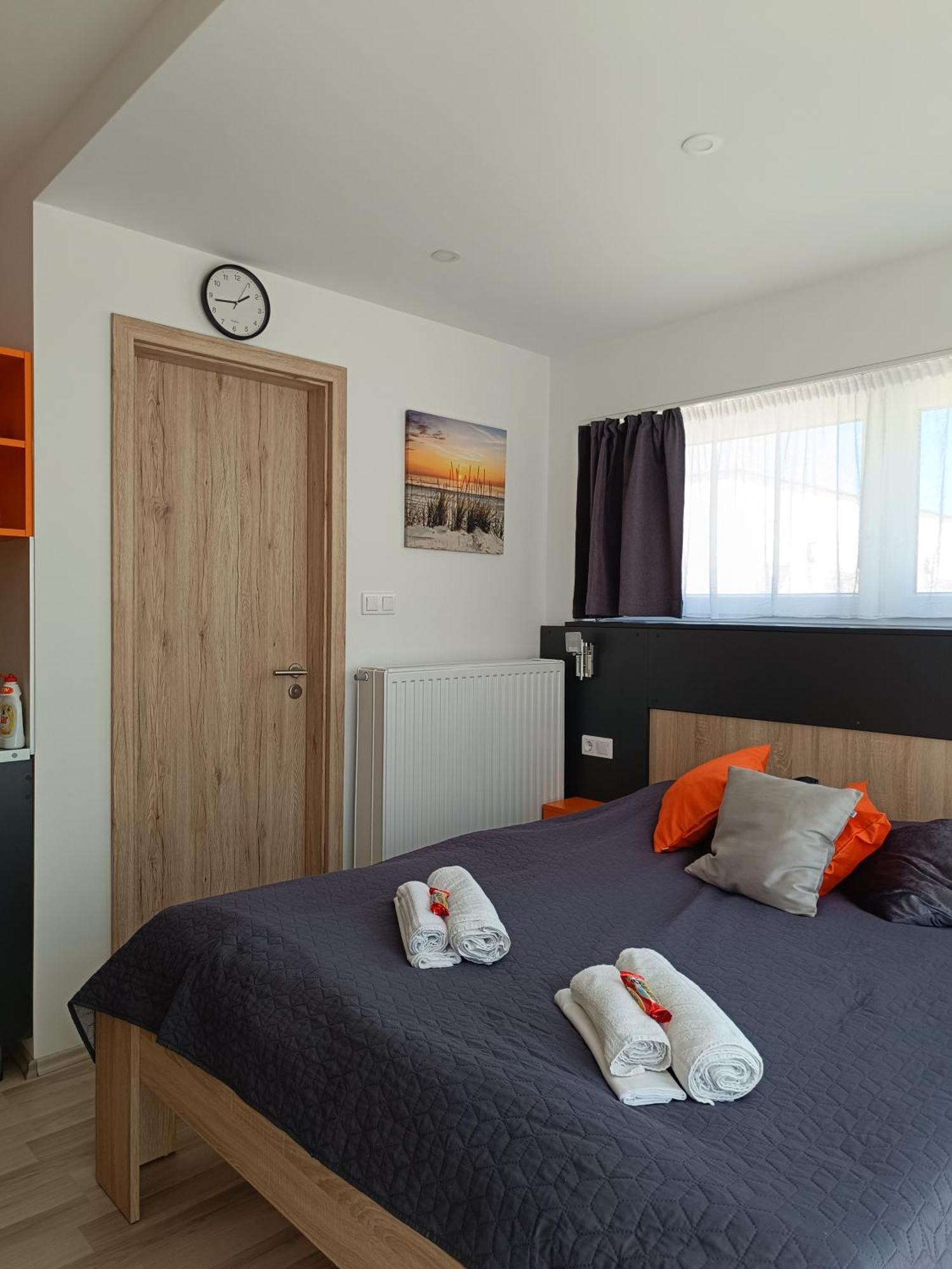 Ujhely Apartmanhaz Siófok Exteriér fotografie