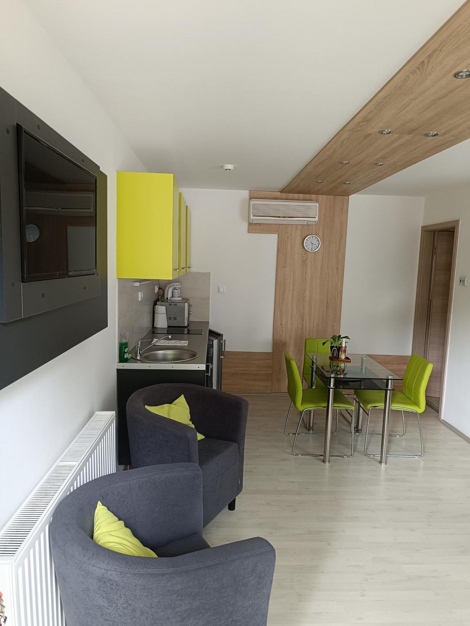 Ujhely Apartmanhaz Siófok Exteriér fotografie