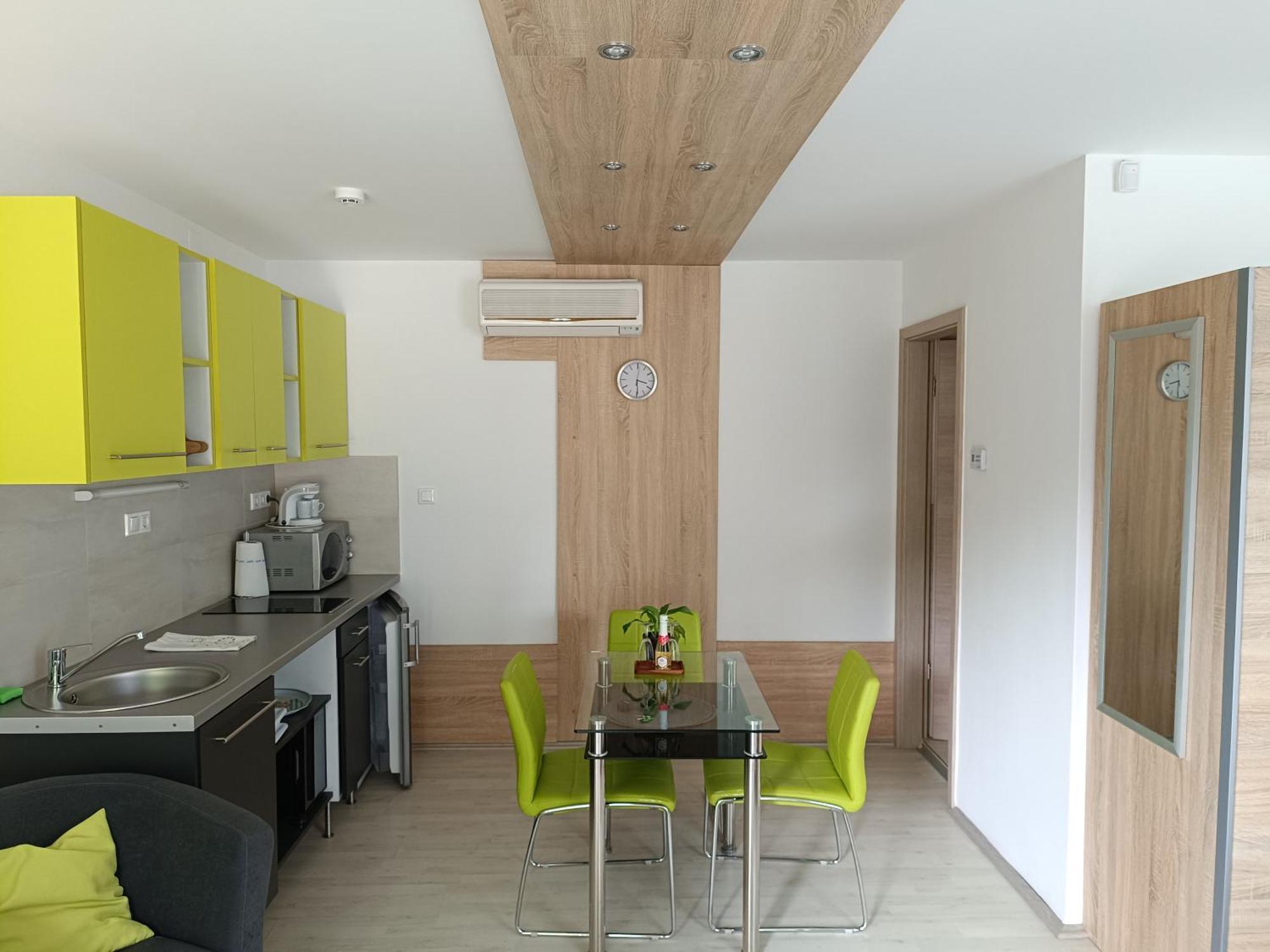 Ujhely Apartmanhaz Siófok Exteriér fotografie