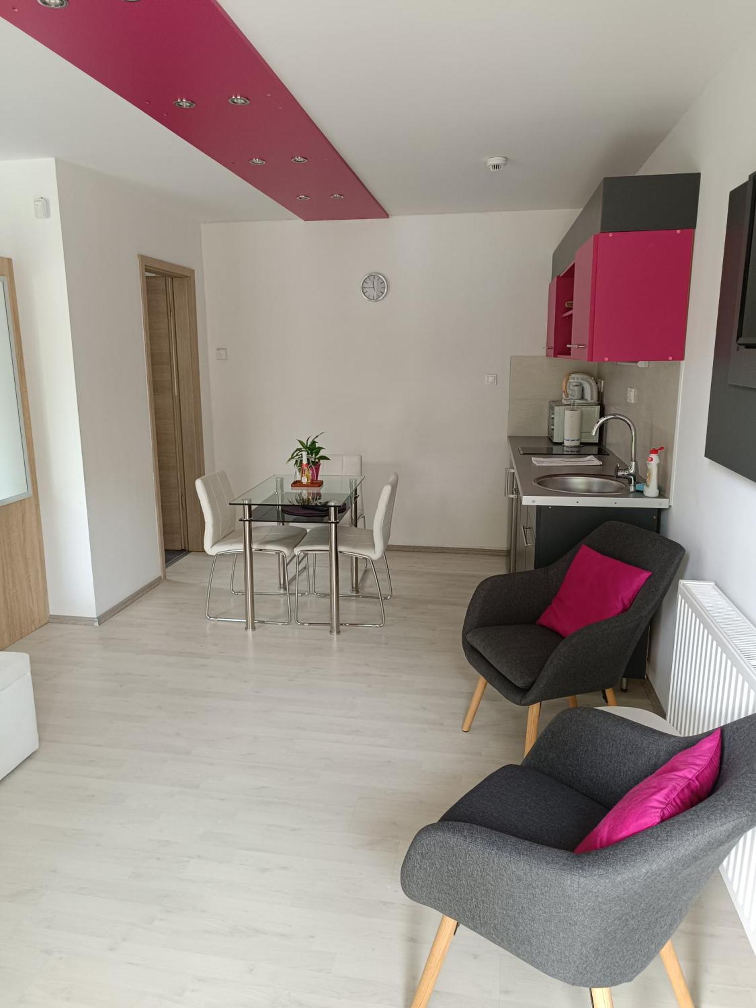 Ujhely Apartmanhaz Siófok Exteriér fotografie