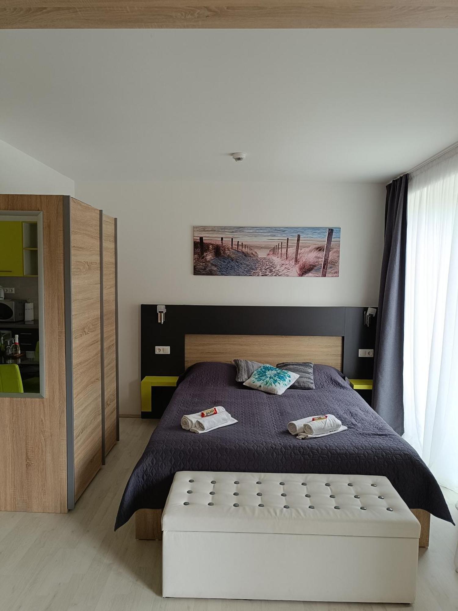 Ujhely Apartmanhaz Siófok Exteriér fotografie